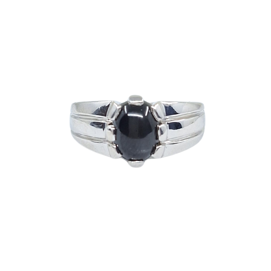 9ct White Gold Cabochon Black Stone Ring