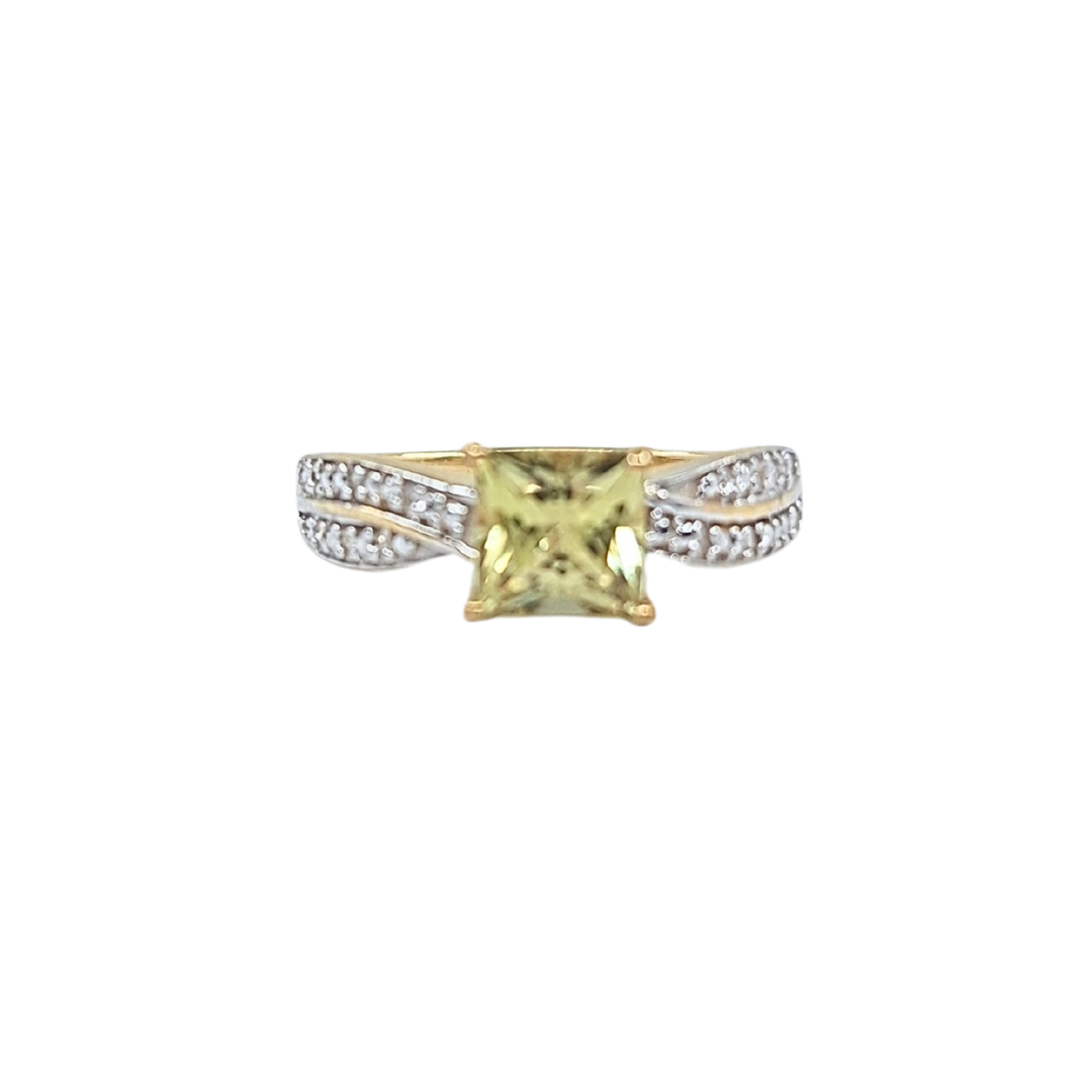 9ct Yellow Gold Princess Cut Csarite Ring
