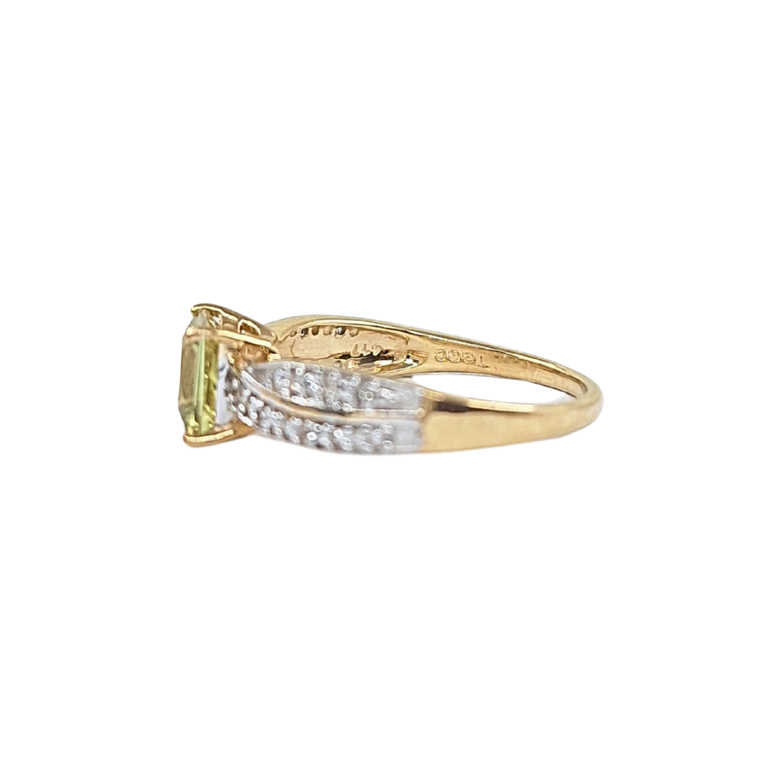 9ct Yellow Gold Princess Cut Csarite Ring