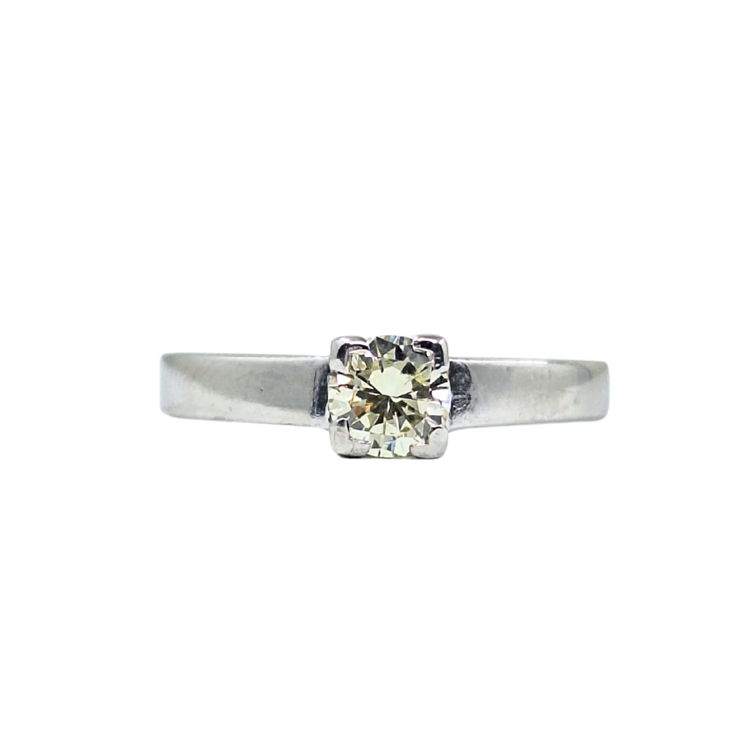 18ct White Gold Diamond Solitaire Ring