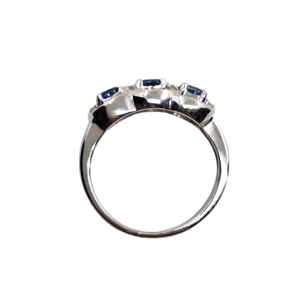 18ct White Gold Sapphire & Diamond Baguette Cluster Ring