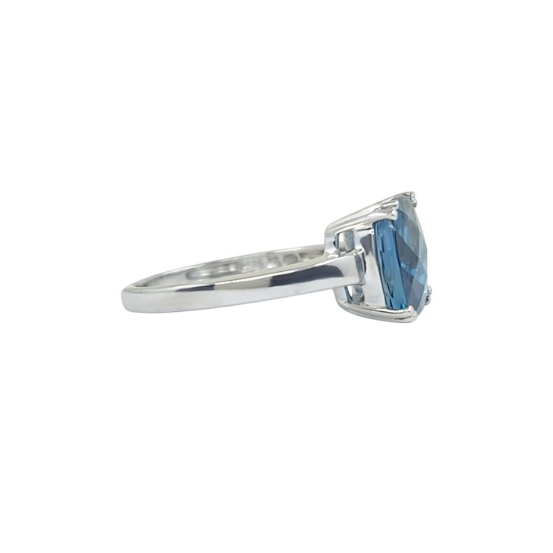 9ct White Gold Blue Topaz Solitaire Ring