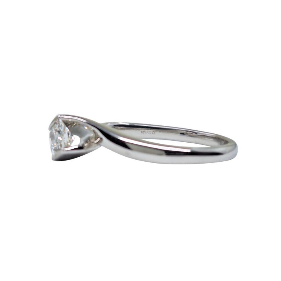 18ct White Gold Princess Cut Diamond Solitaire Ring