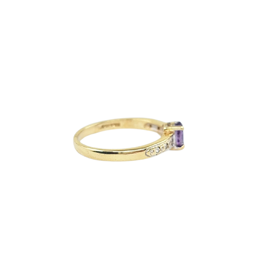 9ct Yellow Gold Amethyst & Diamond Ring