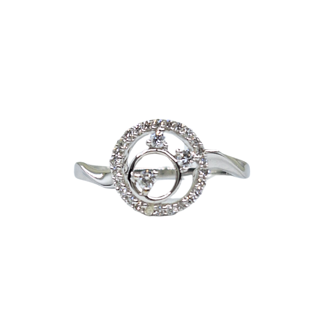 18ct White Gold Diamond Cluster Ring