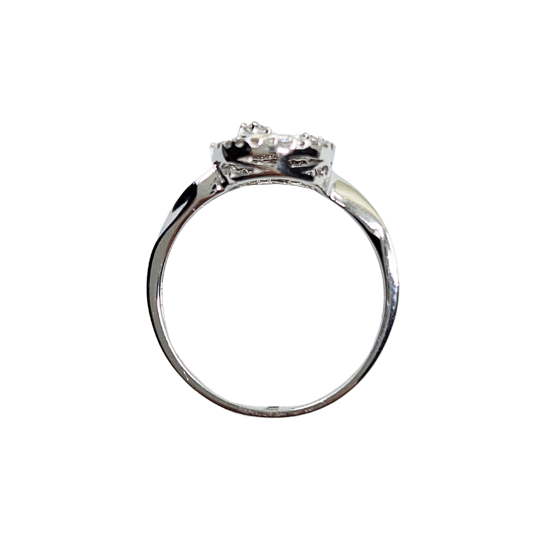 18ct White Gold Diamond Cluster Ring