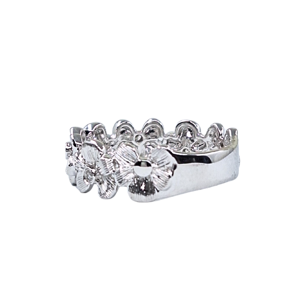 18ct White Gold Floral Diamond band Ring
