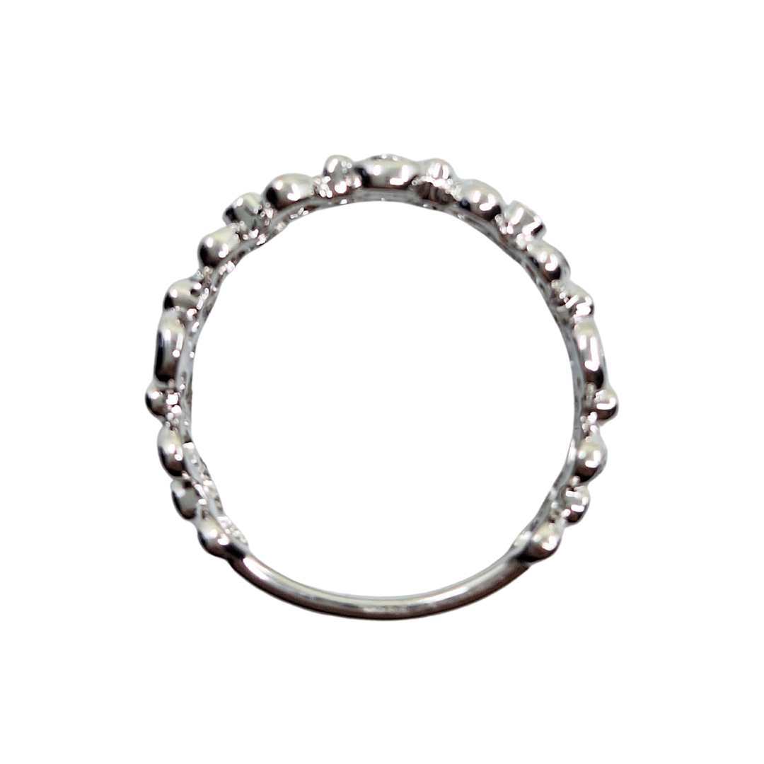 18ct White Gold Floral Diamond band Ring
