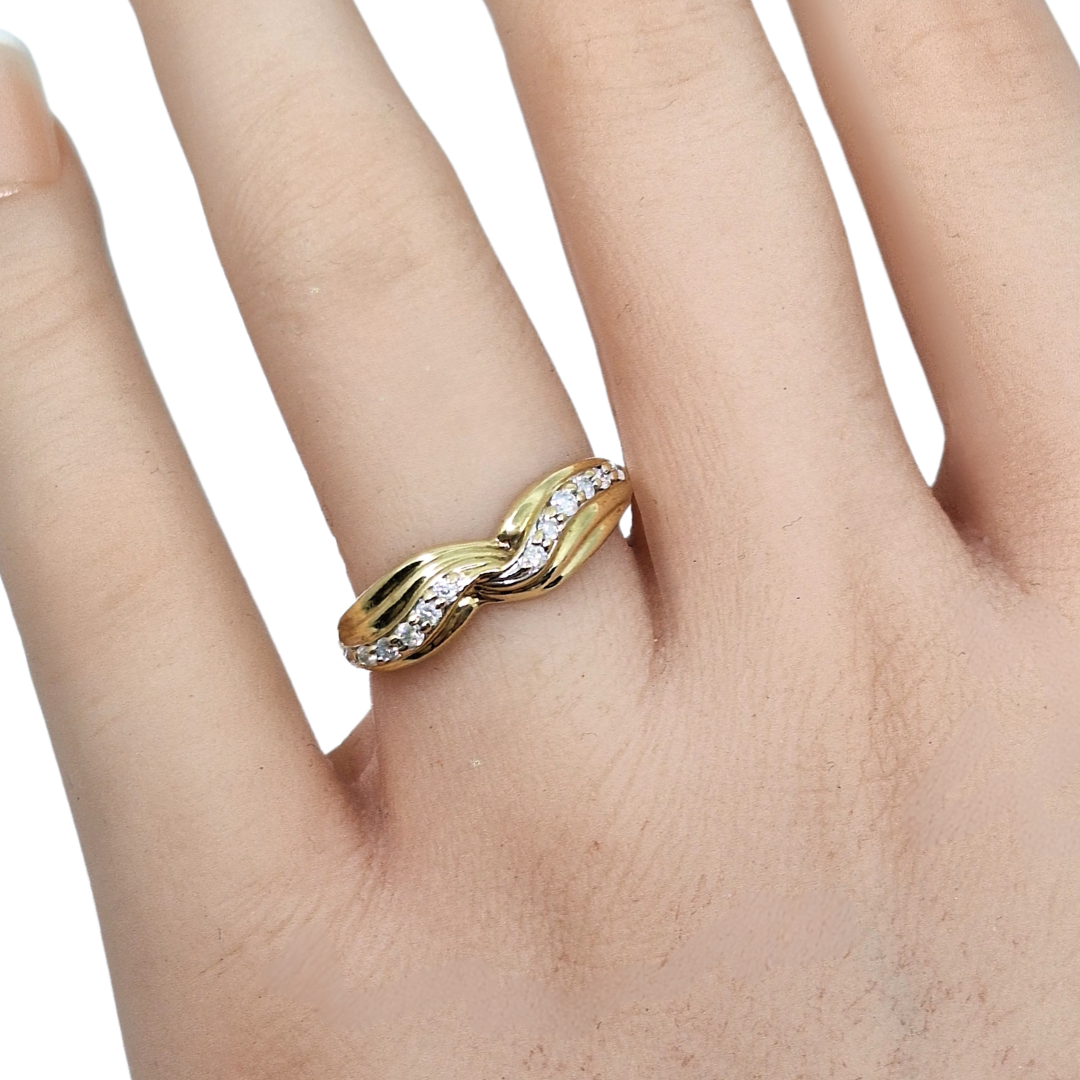 9ct Gold & Diamond Twist Design Ring