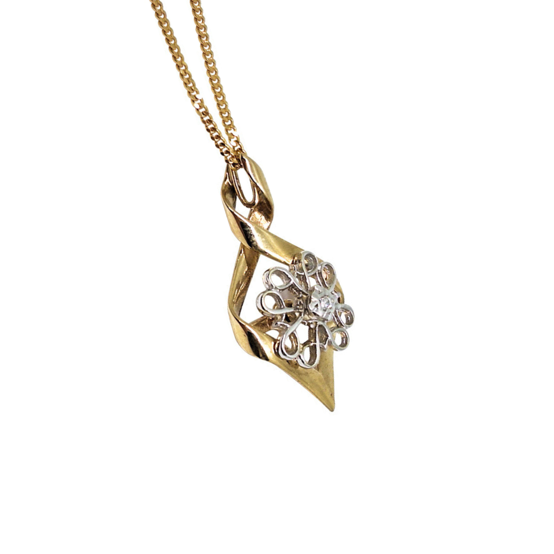 9ct Yellow Gold Cubic Zirconia Pendant