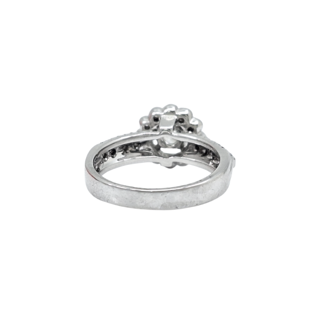 18ct White Gold Diamond Cluster Ring