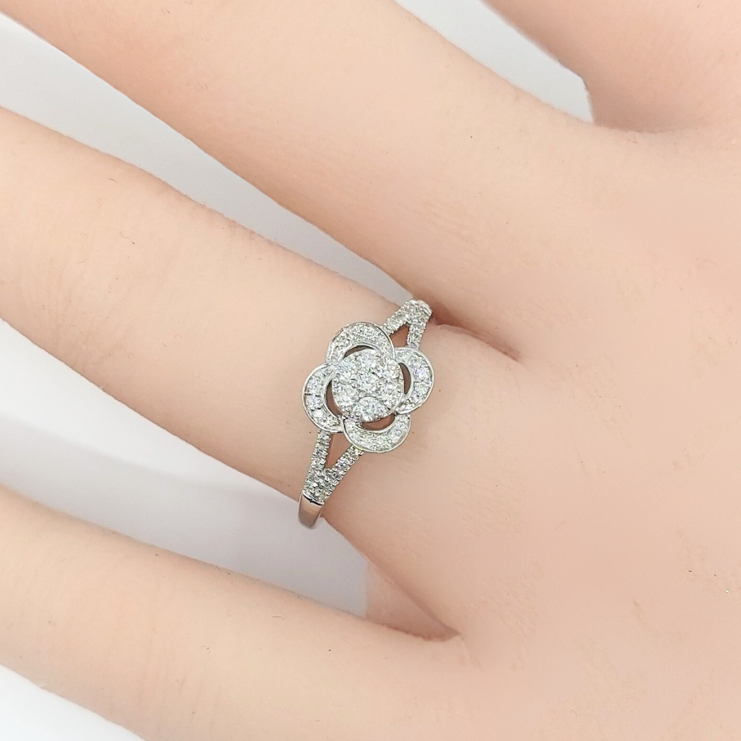 18ct White Gold & Diamond Cluster Ring