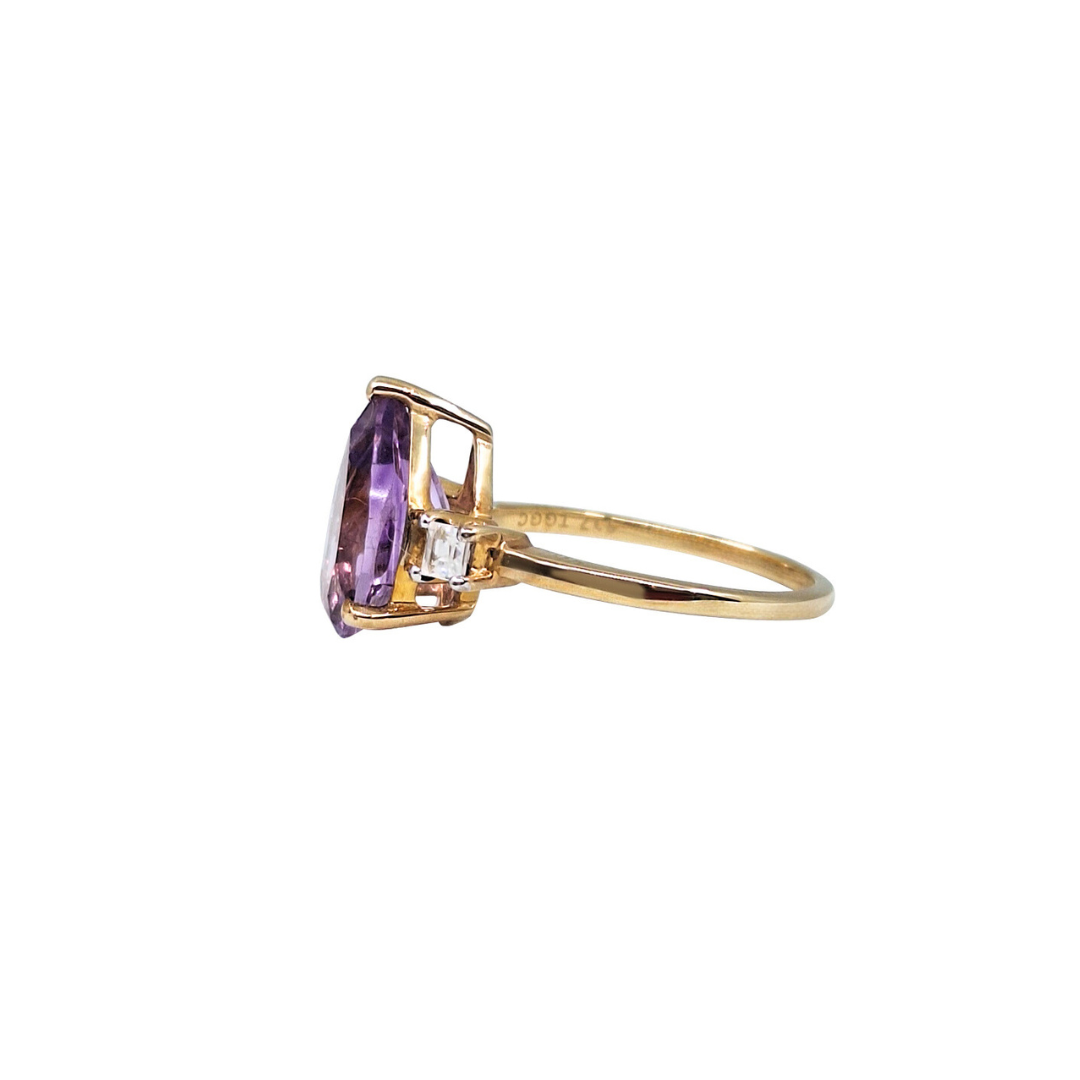 9ct Yellow Gold Amethyst Ring