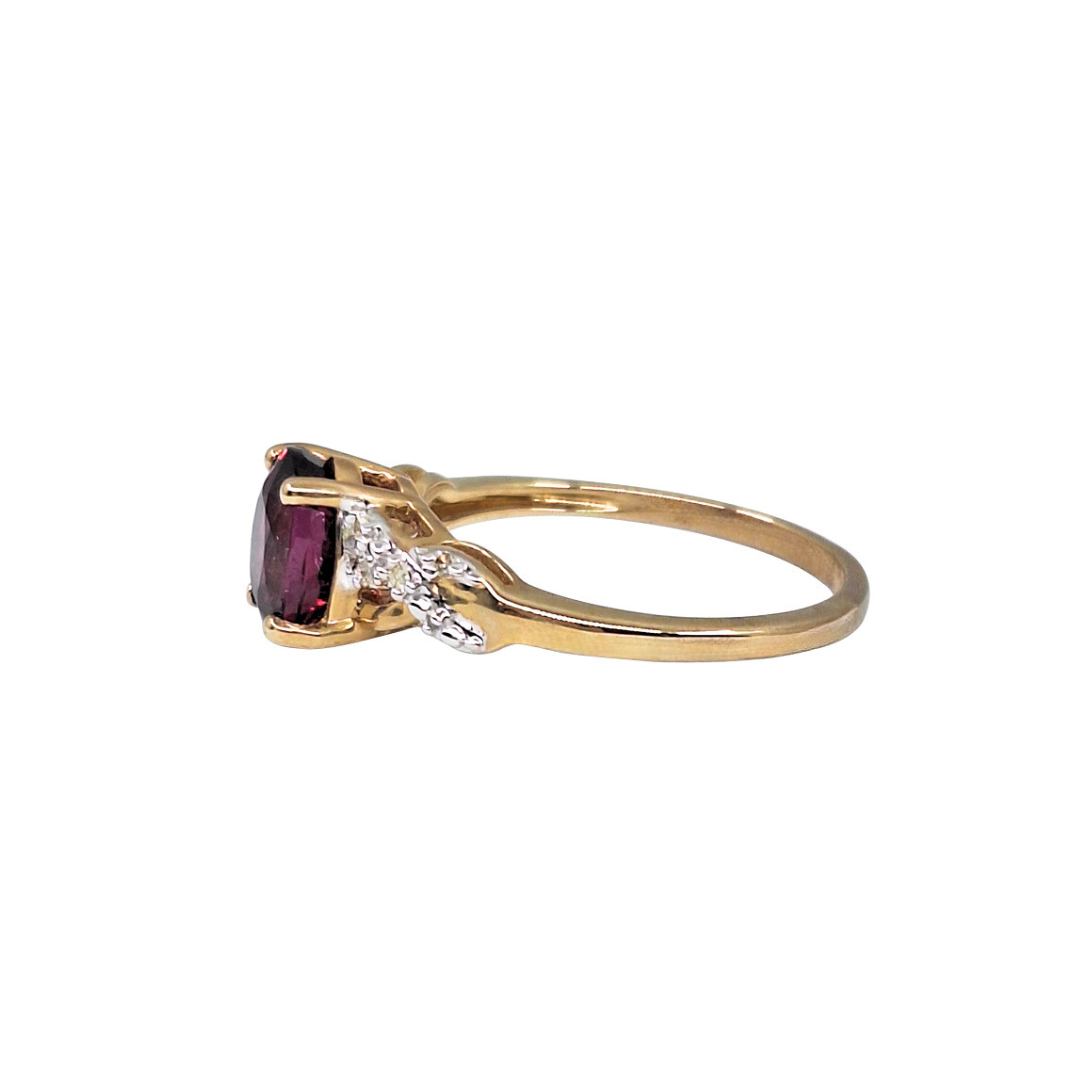 9ct Yellow Gold Garnet & Diamond Ring