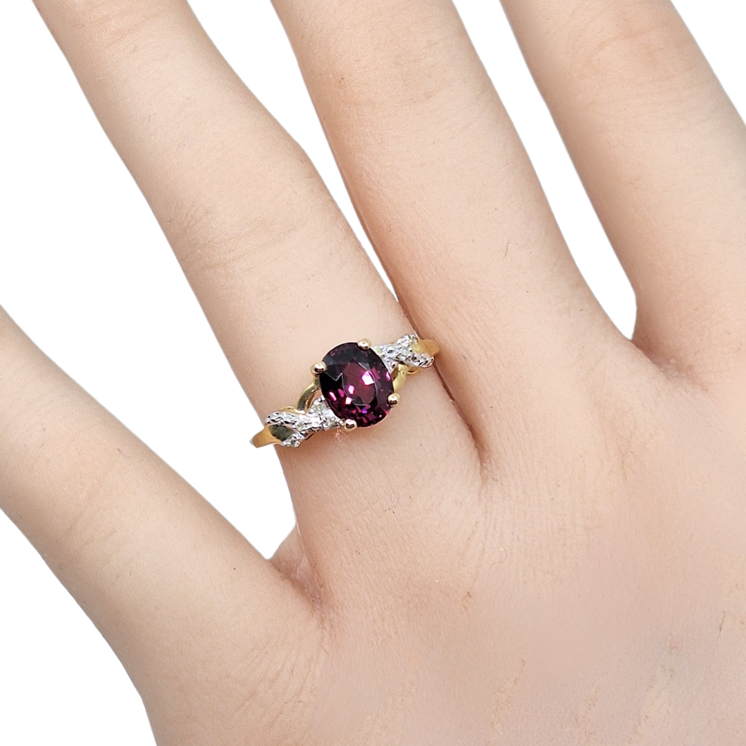 9ct Yellow Gold Garnet & Diamond Ring