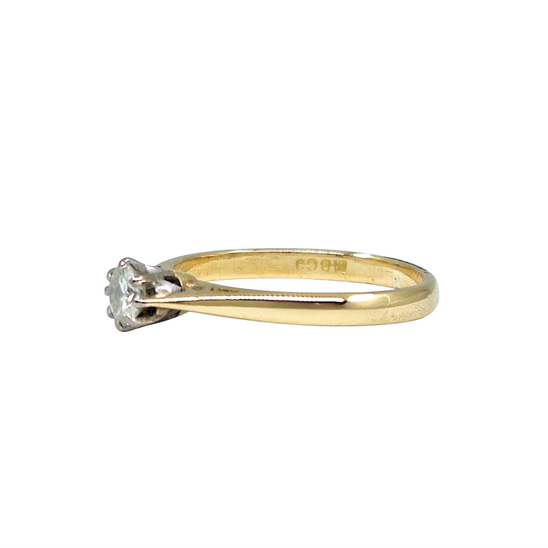 18ct Yellow Gold Diamond Ring