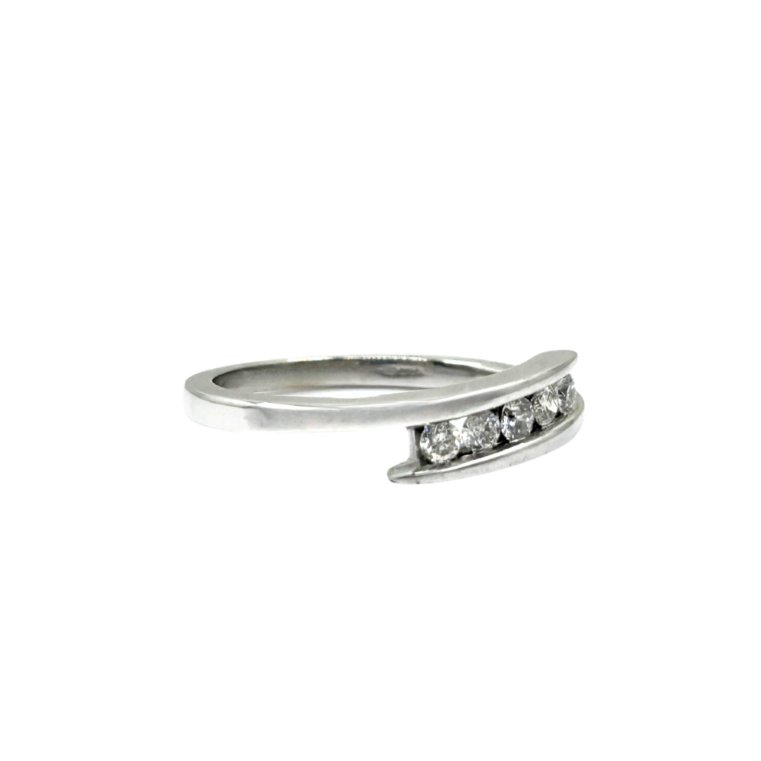9ct White Gold Diamond 5 Stone Crossover Band Ring