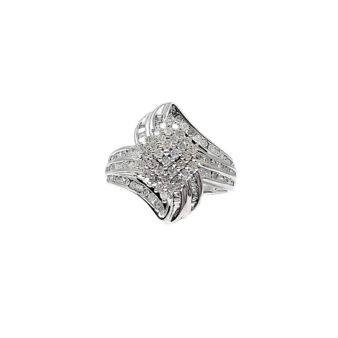 9ct White Gold & Diamond Dress RIng 9ct White Gold & Diamond Dress RIng