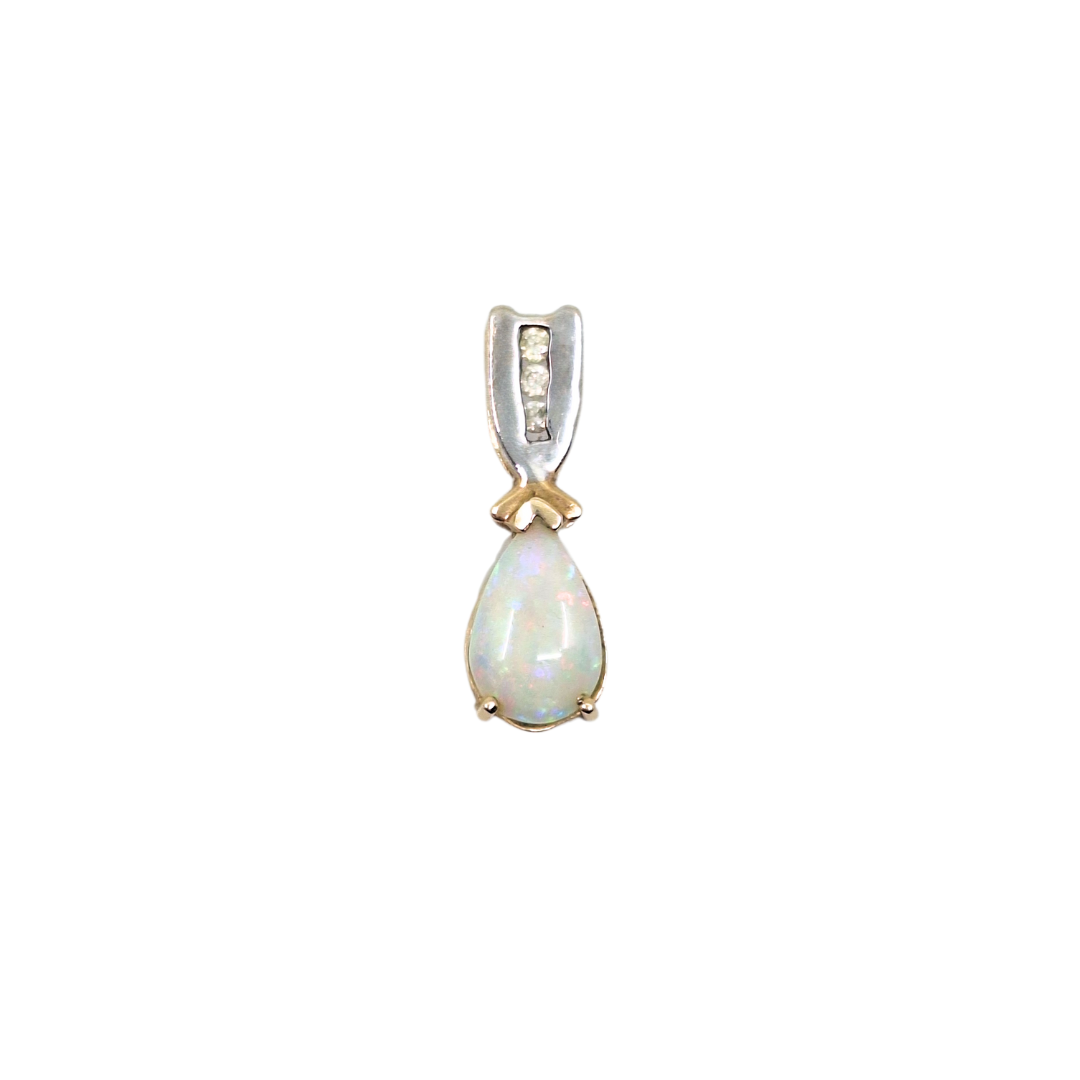 9ct Yellow Gold Opal Pendant