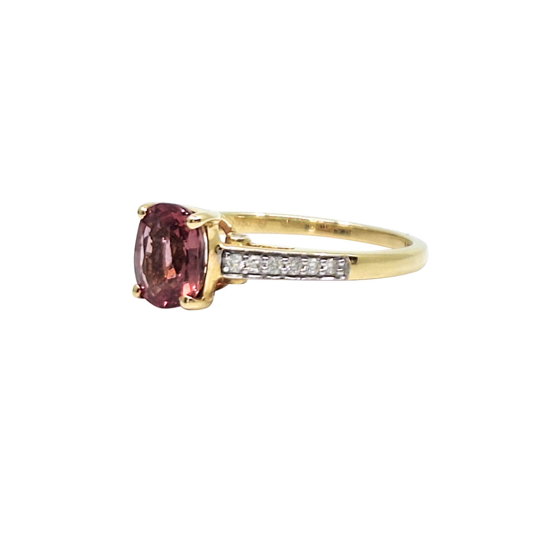 18ct Yellow Gold Pink Gemstone & Diamond Ring