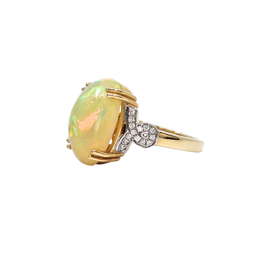 18ct Yellow Gold Opal & Diamond Ring