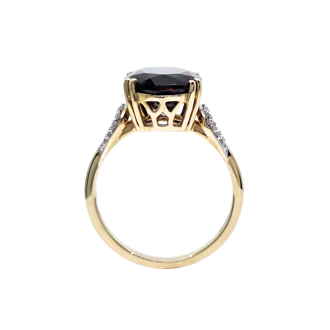 14ct Yellow Gold Garnet & Diamond Ring