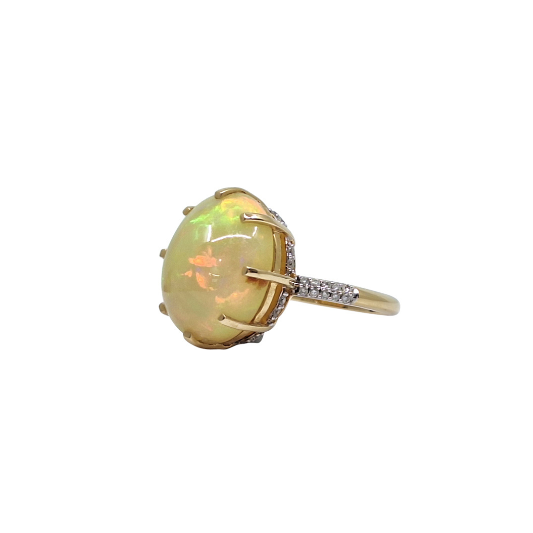 18ct Yellow Gold Opal & Diamond Ring