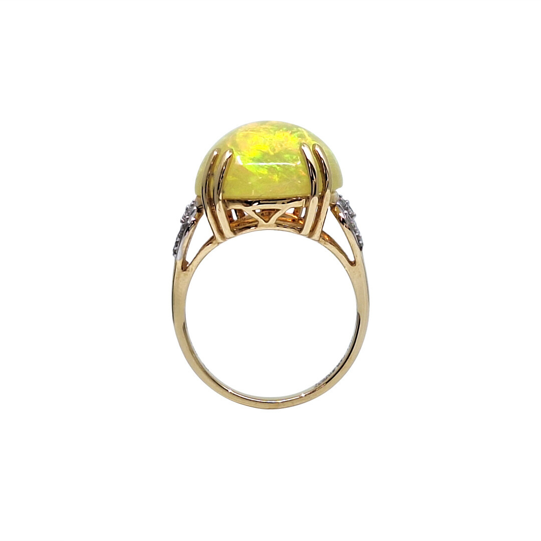 18ct Yellow Gold Opal & Diamond Ring