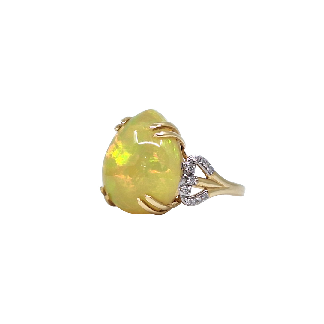 18ct Yellow Gold Opal & Diamond Ring