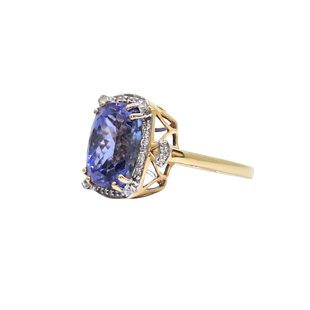 18ct Yellow Gold Tanzanite & Diamond Ring