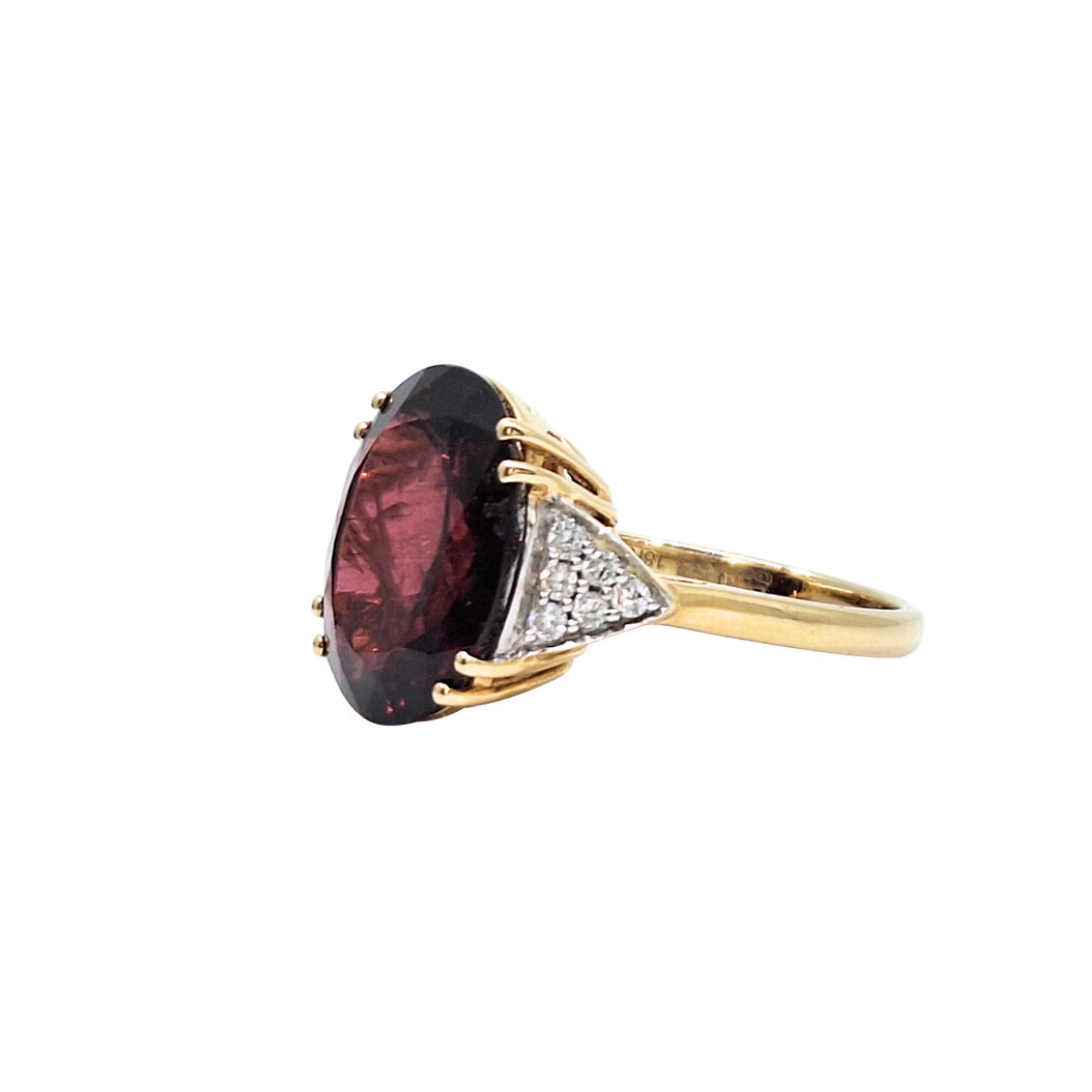 18ct Yellow Gold Garnet & Diamond Ring