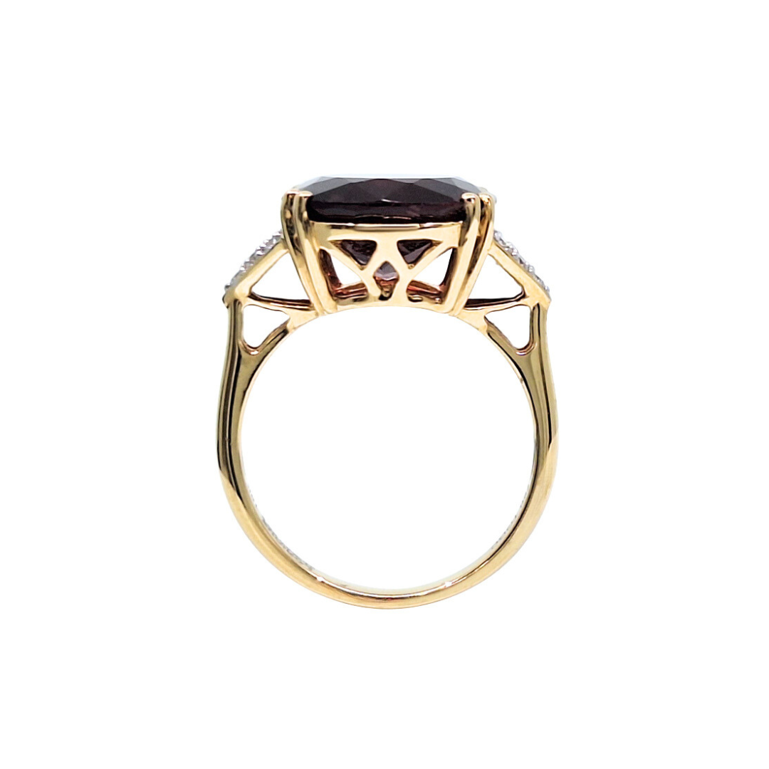 18ct Yellow Gold Garnet & Diamond Ring