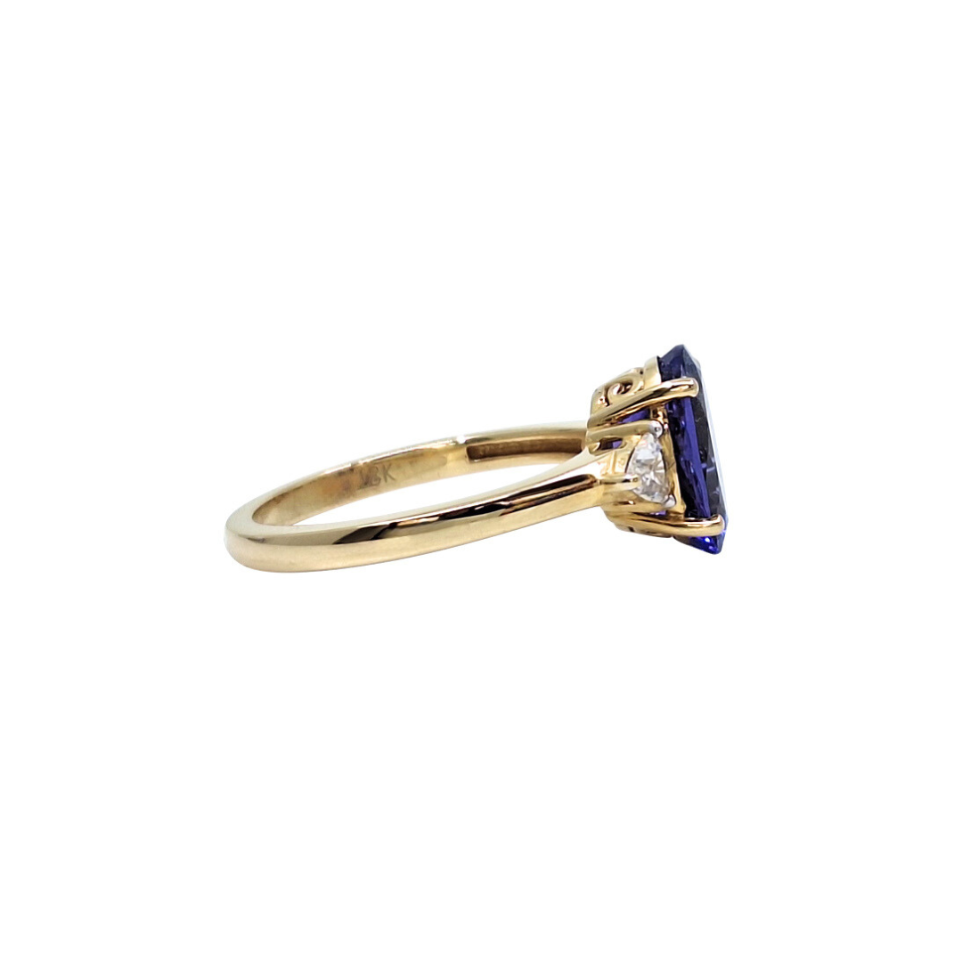 18ct Yellow Gold Tanzanite & Diamond Ring