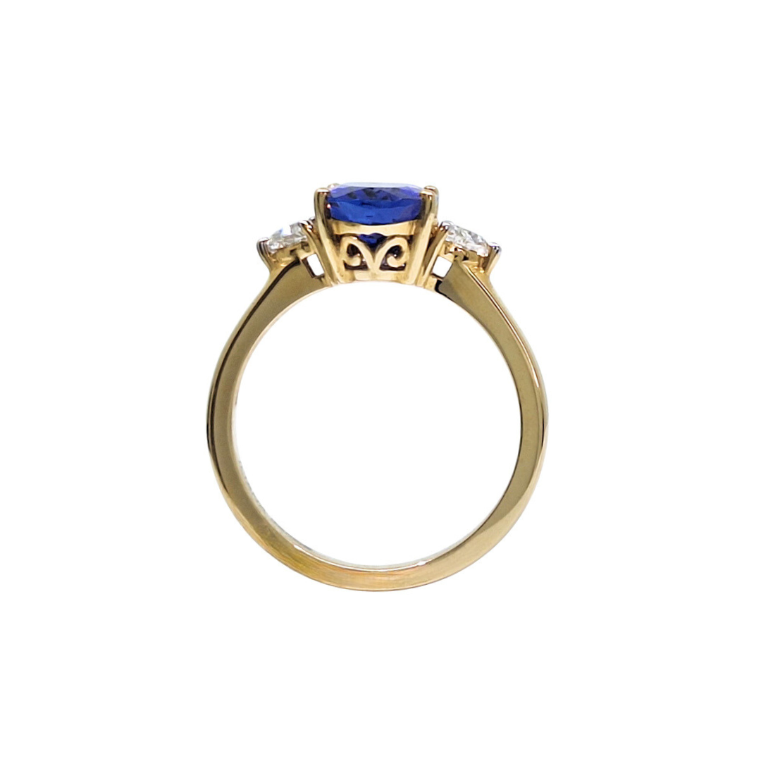 18ct Yellow Gold Tanzanite & Diamond Ring