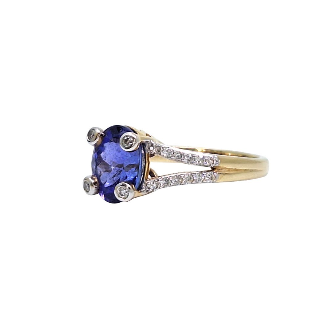 18ct Yellow Gold Tanzanite & Diamond Ring