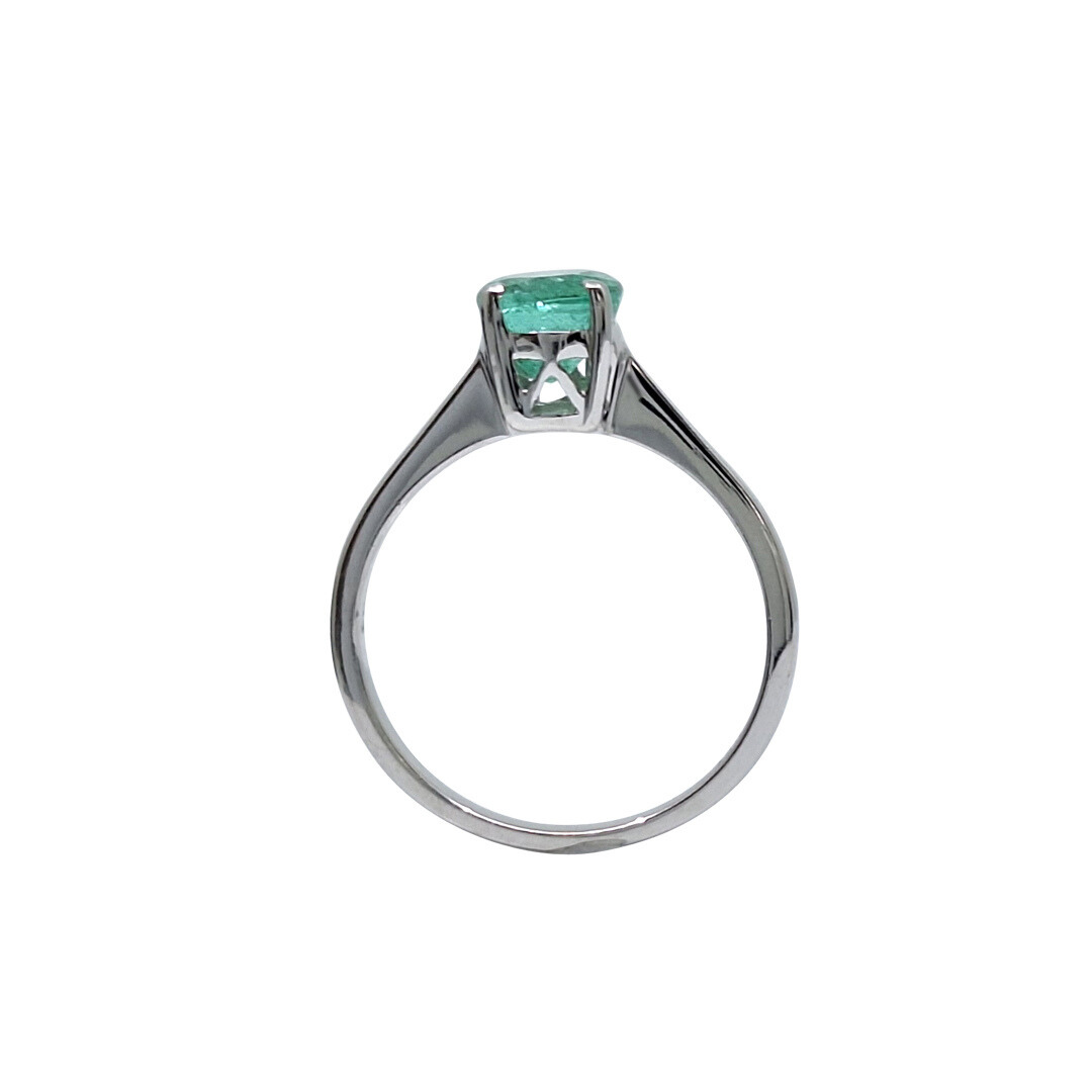 14ct White Gold Green Gemstone Ring