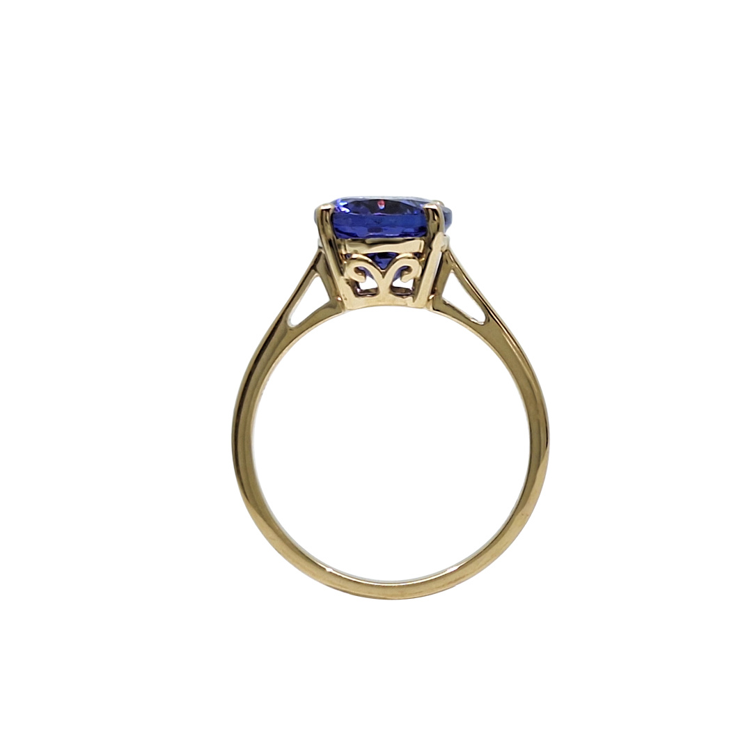 18ct Yellow Gold Tanzanite Dress Ring