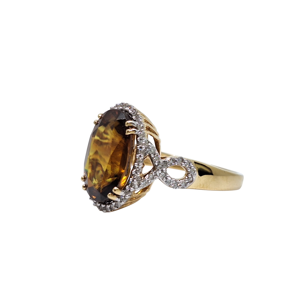 18ct Yellow Gold Brown Gemstone & Diamond Ring