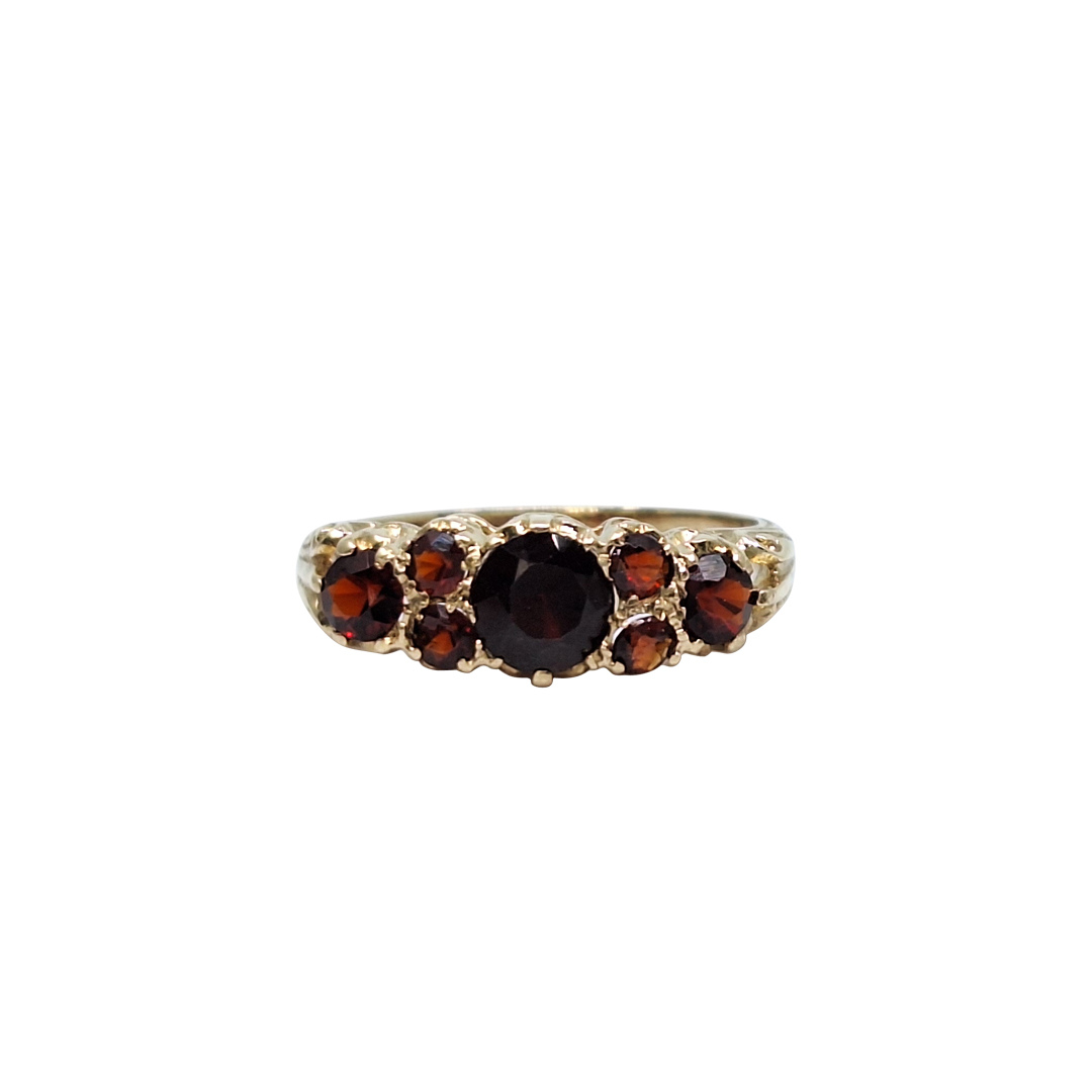 9ct yellow Gold Garnet Ring