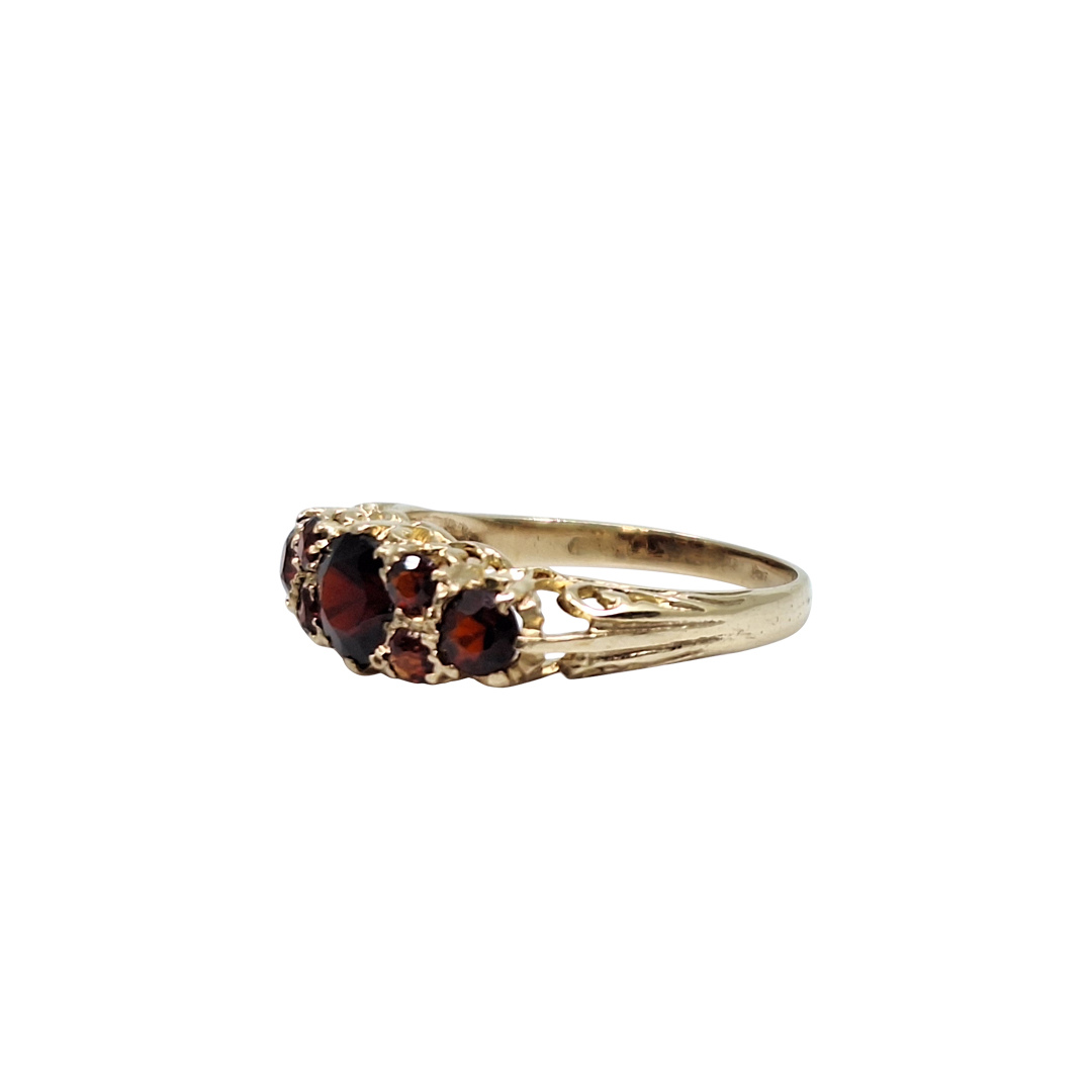 9ct yellow Gold Garnet Ring