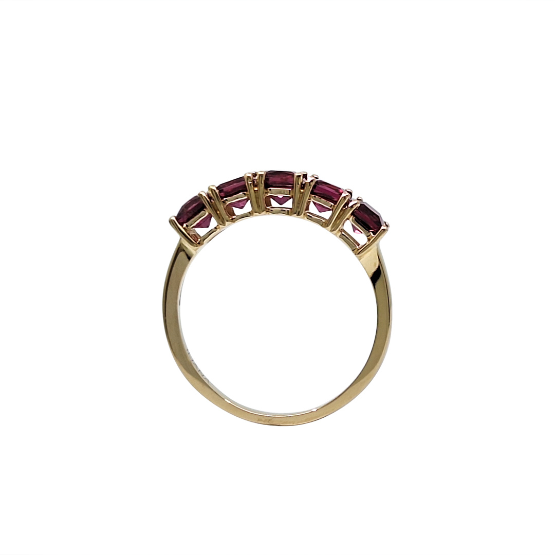 18ct Yellow Gold Red Gemstone Ring