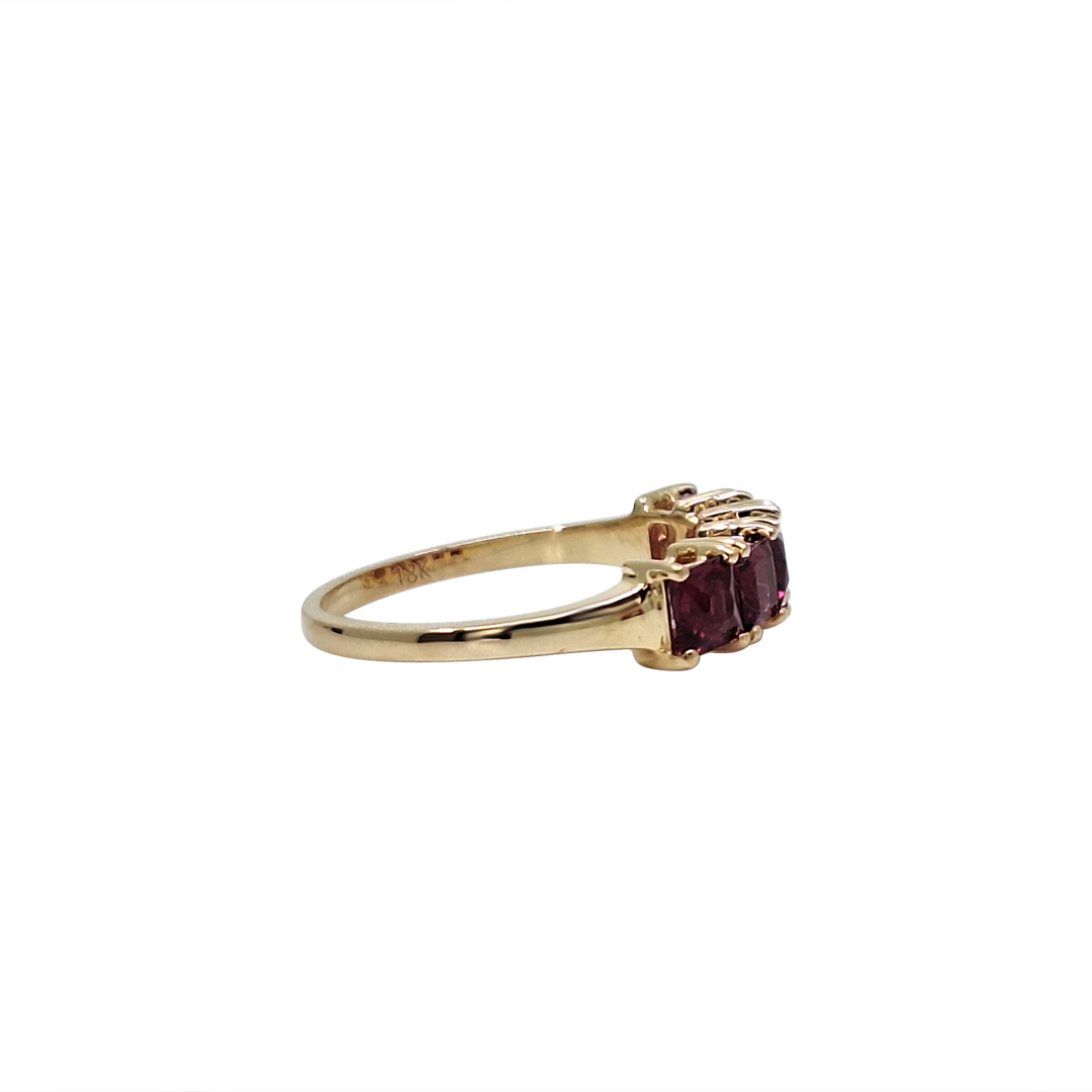 18ct Yellow Gold Red Gemstone Ring