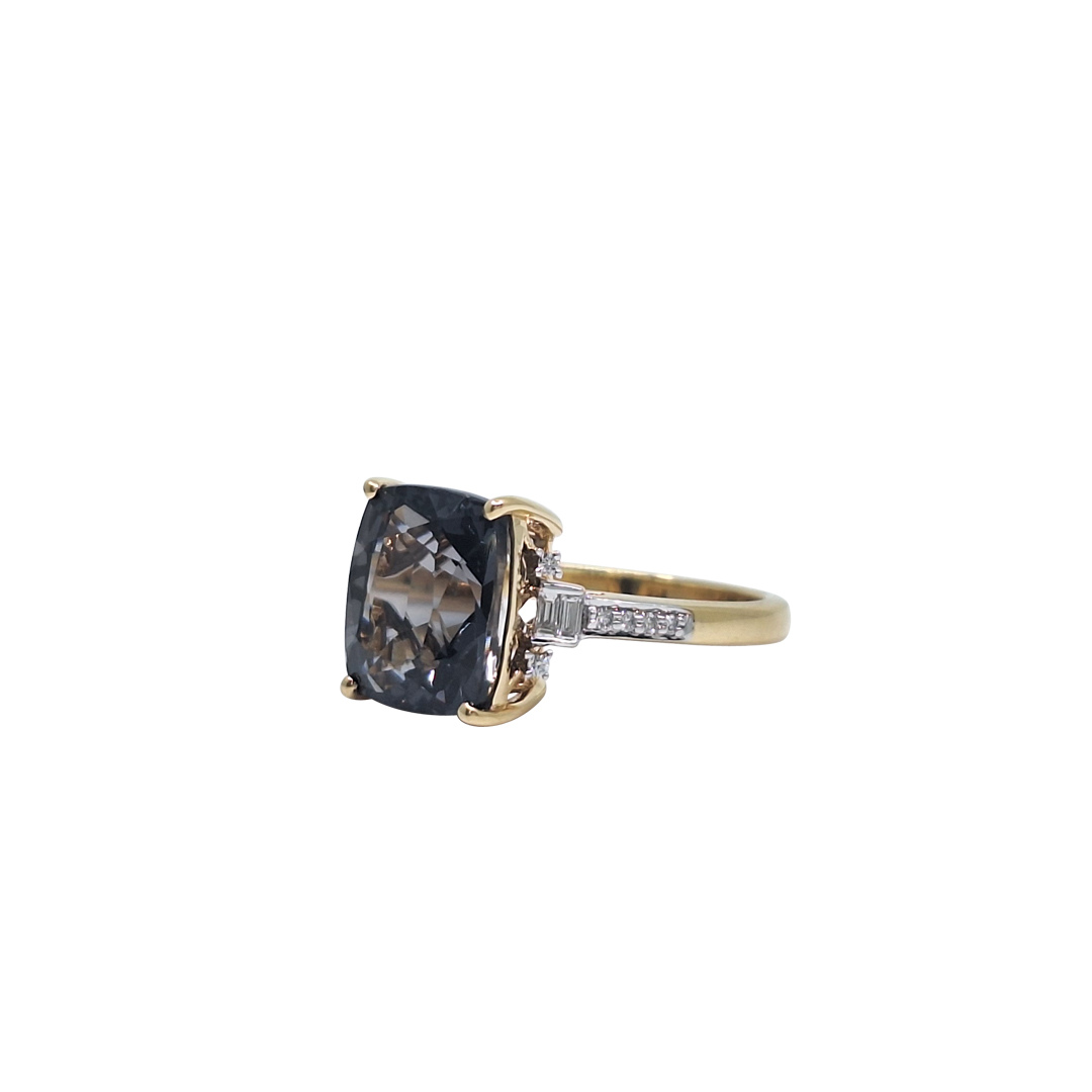 18ct Yellow Gold Gemstone & Diamond Ring