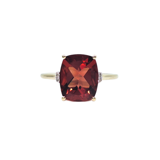 9ct Yellow Gold Red Gemstone Ring