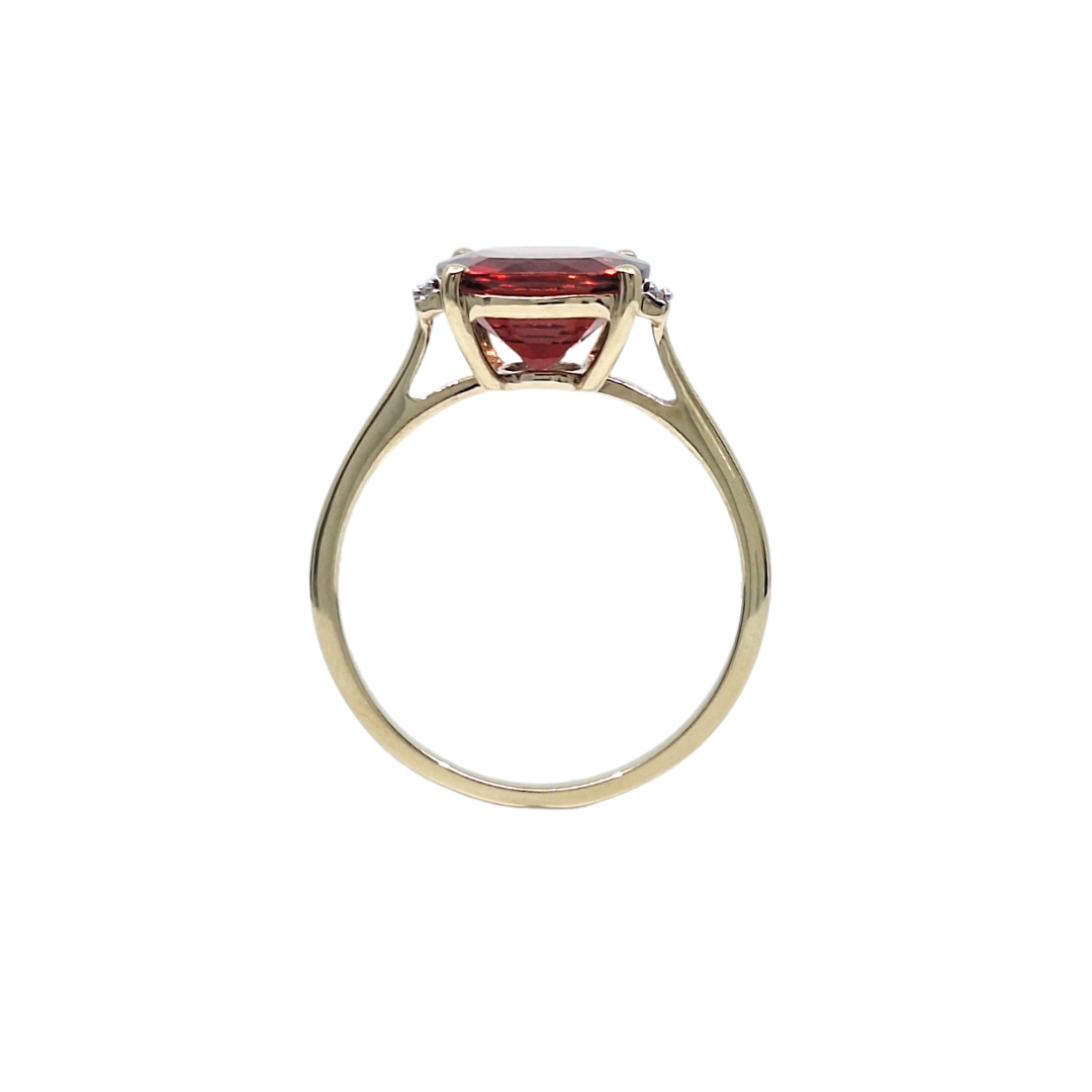 9ct Yellow Gold Red Gemstone Ring