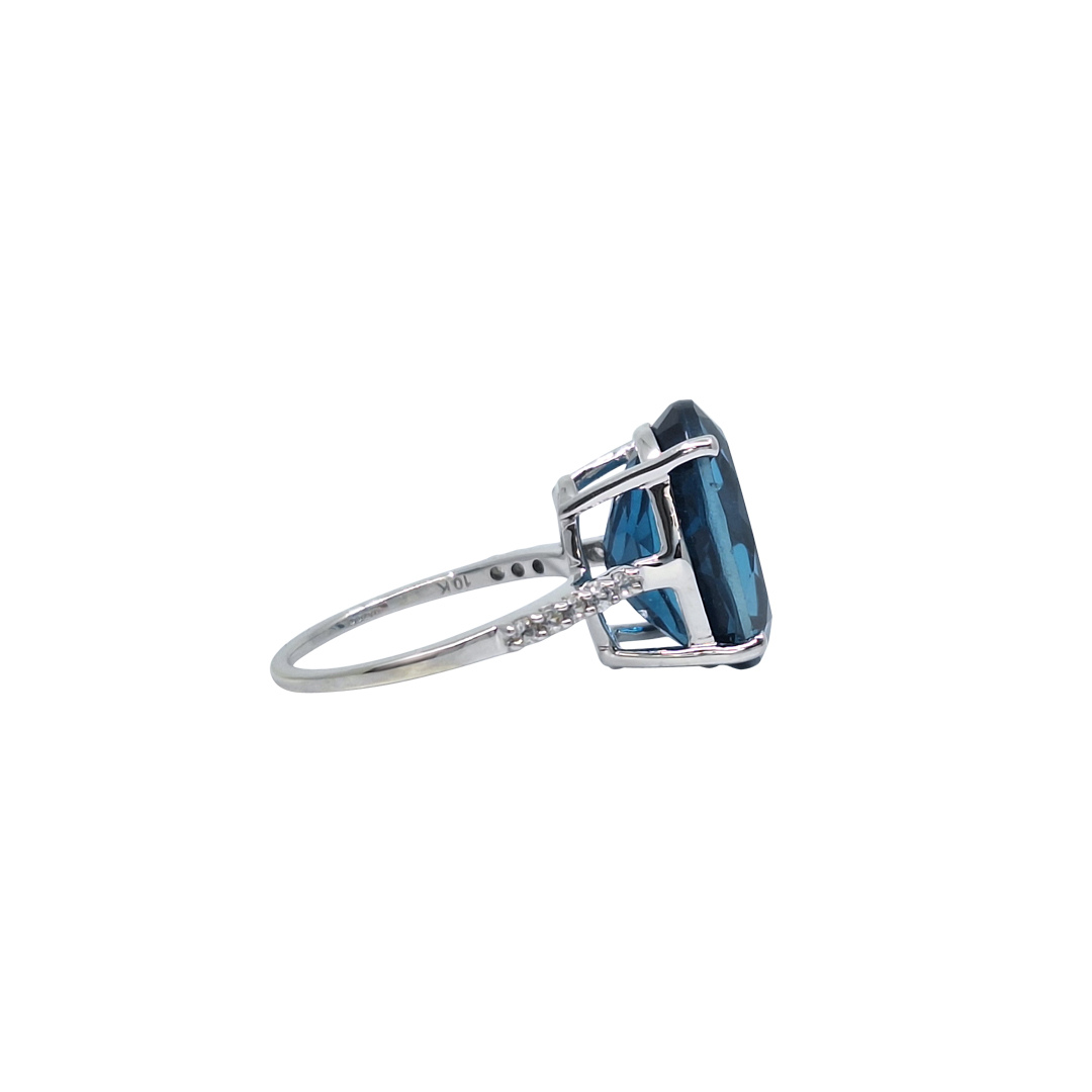 9ct White Gold Blue Gemstone & Diamond Ring