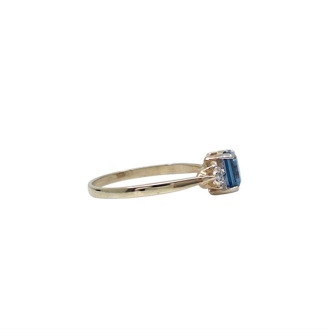 9ct Yellow Gold Blue Topaz Three Stone Ring