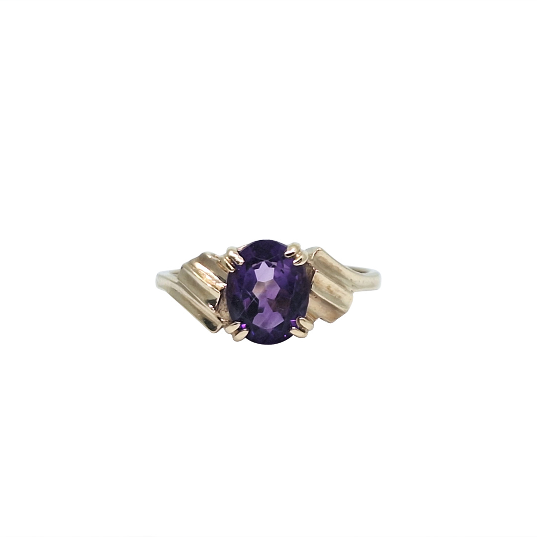 9ct Yellow Gold Amethyst Ring