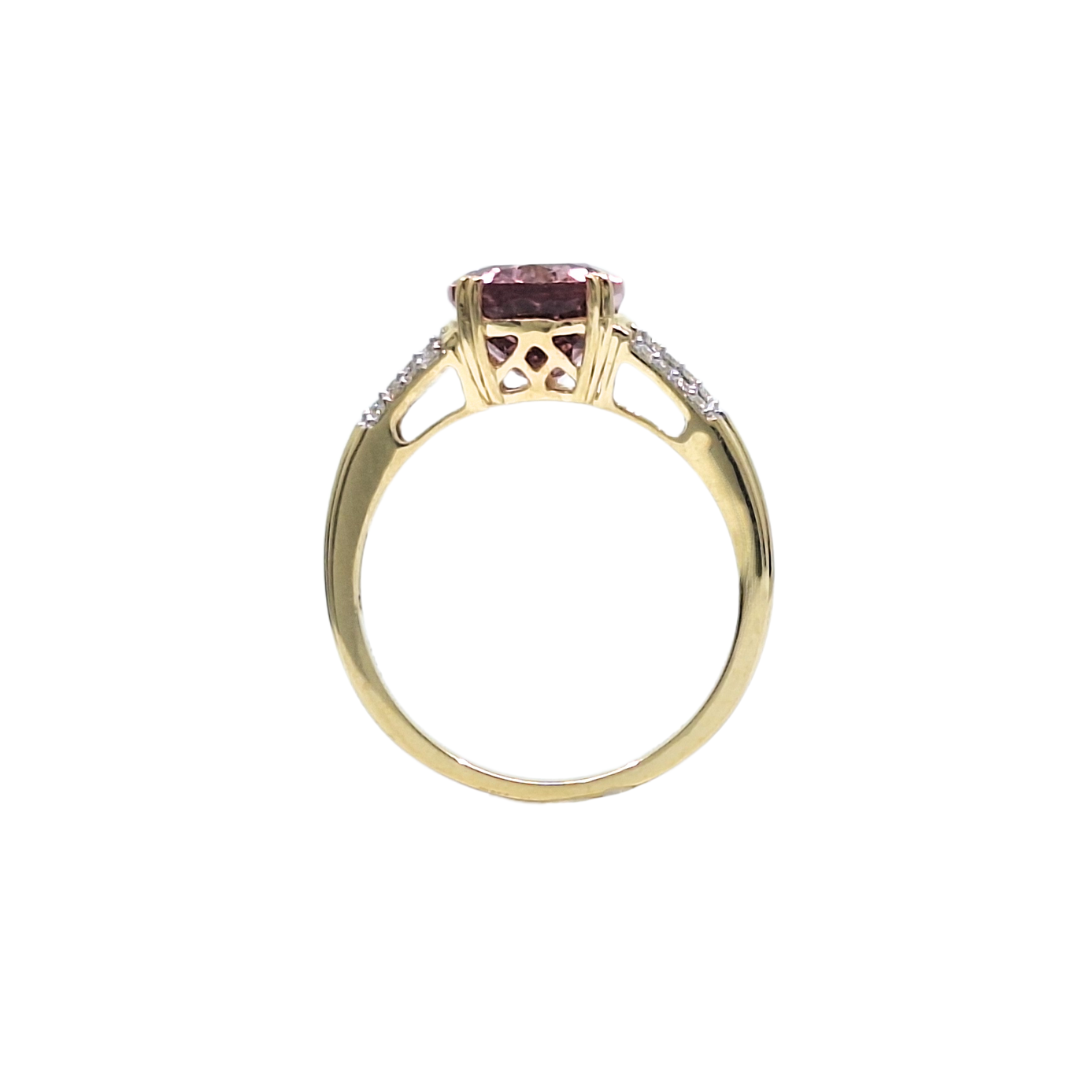 18ct Yellow Gold Gemstone & Diamond Ring