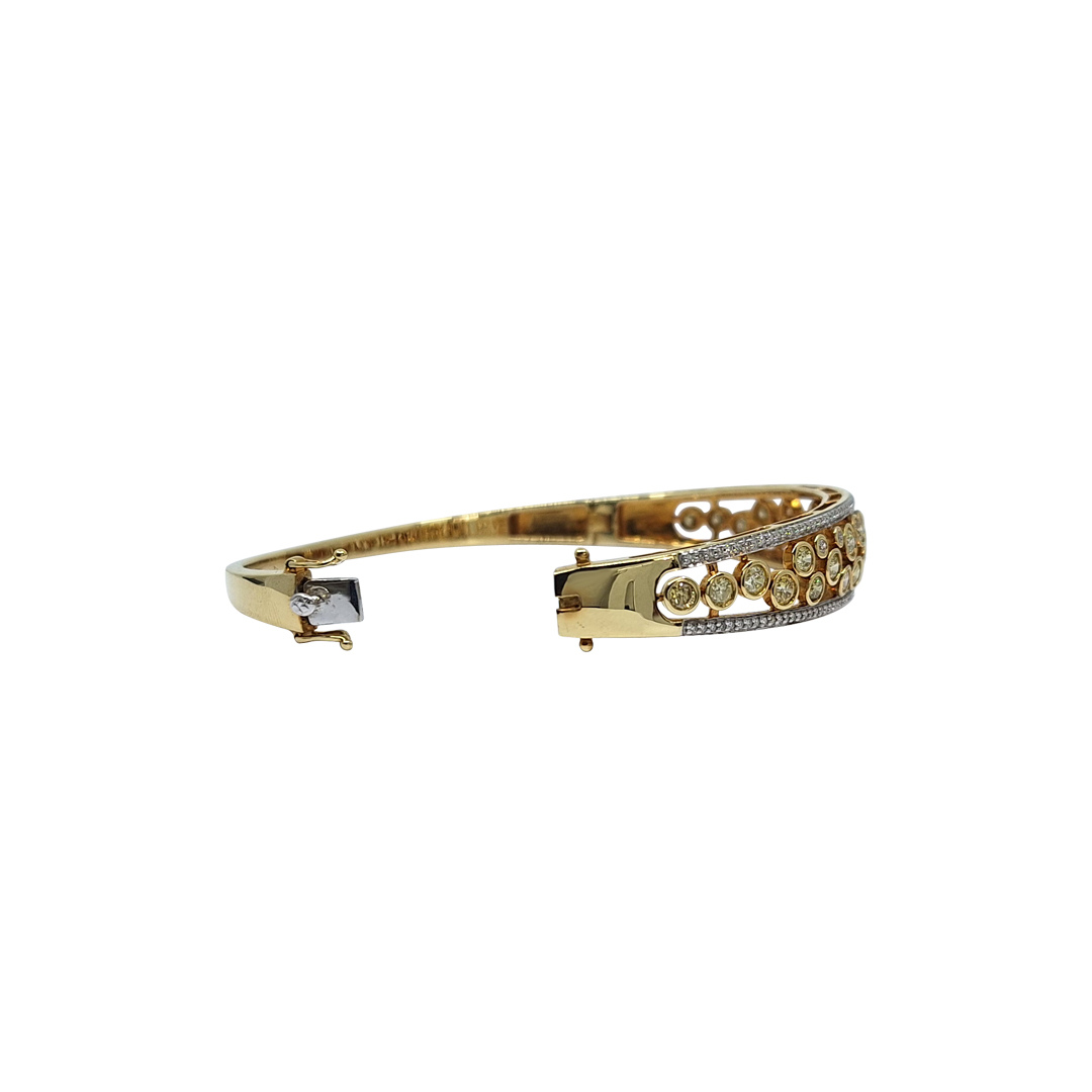 18ct Yellow Gold Diamond Bangle